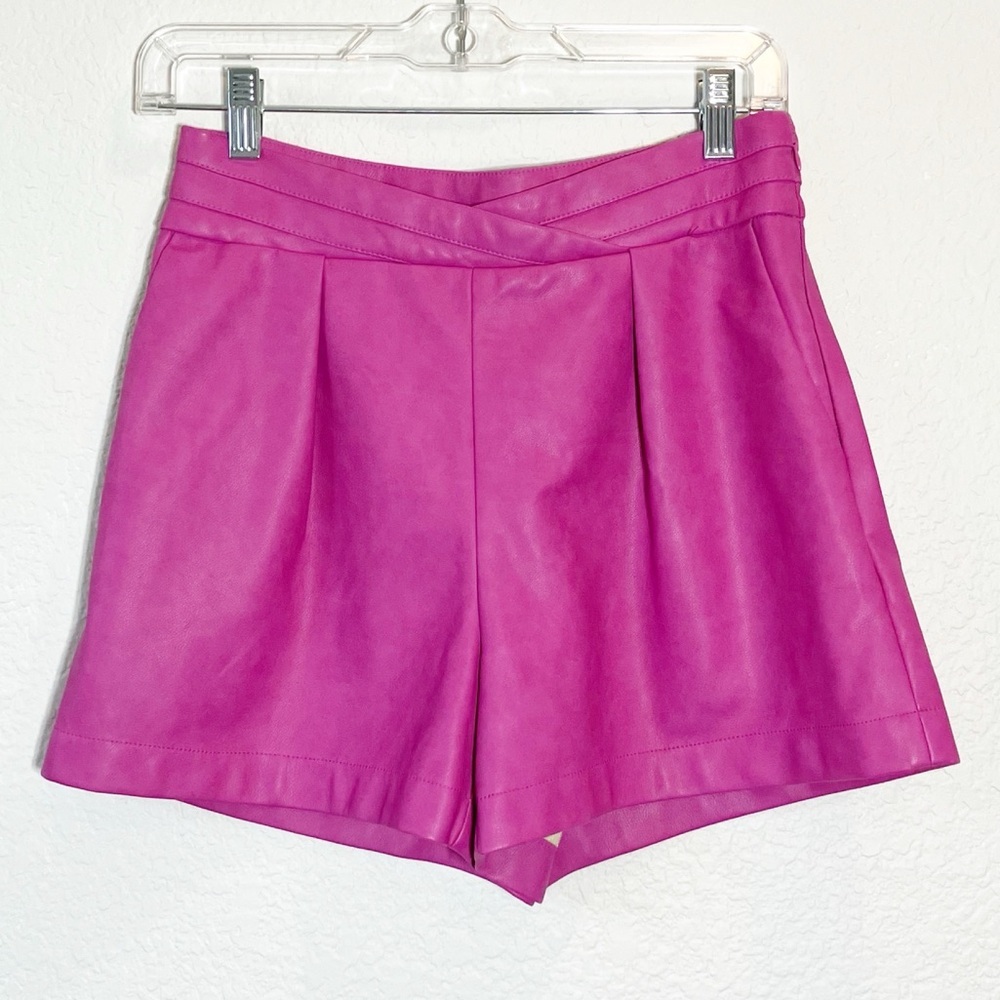 🔥7 for all Mankind faux leather pink shorts small